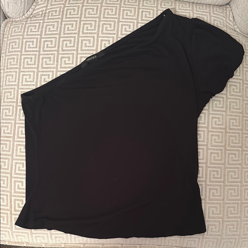 Forever 21 Black Asymmetrical Sleeveless Blouse